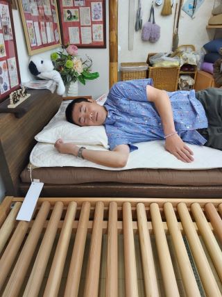 神戸からオーダー枕、オーダーメイド敷を作りにご来店されました。