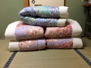 N28/大阪市住吉区在中のT様の子供サイズの掛布団【120x160】の注文の依頼です。私の子供は、5人も居てます。大きくなり、今の使っているベビ-布団が小さくなって子供サイズで新しく作って頂きませんか?