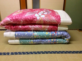 大阪市Ｈ区内のＴさんです。私の家をリフォームするので、一回お布団を整理して使えるお布団を仕立て替えを考えています。一度お布団を見に来て頂きませんか？