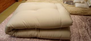 大阪市住之江区在中の山..様の４２年前の婚礼布団からシングルの掛布団にリフォームの依頼。