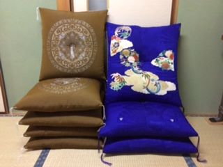 奈良県香芝市阪井様からの婚礼の座布団のリフォームの依頼です。