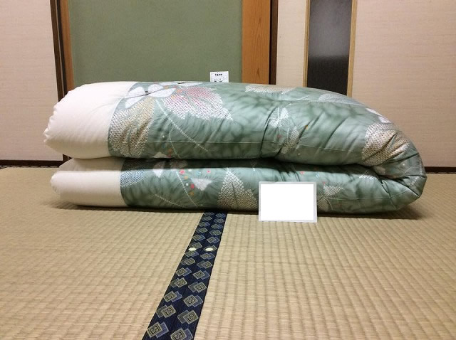 10年お使いだった掛布団を打ち直して、仕立て替え…掛布団にする。